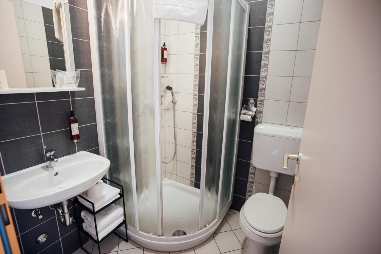 Sobe Rooms Nataly Sežana Buitenkant foto